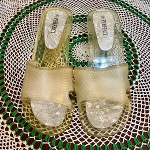 Perfect, Clear Plastic Kitten Low Heels Sandals Size-9